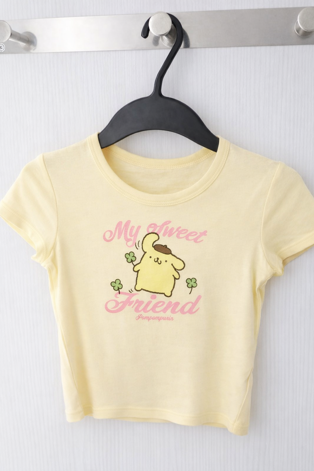 Camiseta de algodón con estampado de Pompompurin - Imagen 2